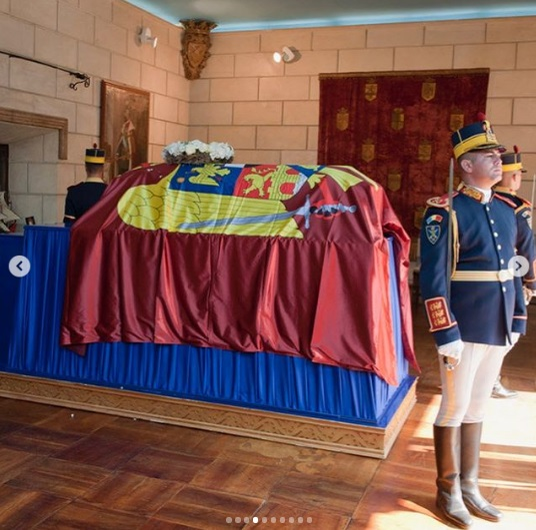 Slujba de înmormântare pentru Regina-mamă Elena, la Catedrala istorică Regală din Curtea de Argeş