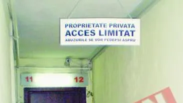 Bancherul sinucigas, baricadat in casa