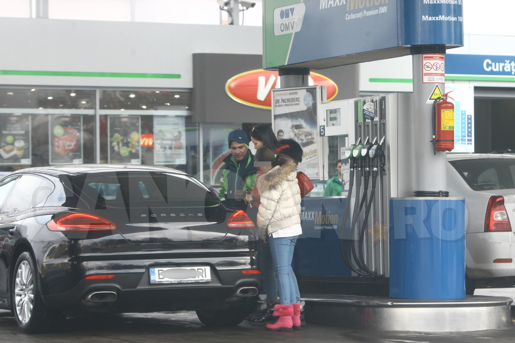 Soţia lui Ilie Năstase a păţit-o chiar de Anul Nou. S-a urcat în Porsche şi… l-a rupt în benzinărie!