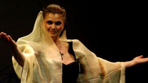 O mare artistă din România, la un pas să se prăbuşească pe scenă, la evenimentul în care Alexandru Arşinel a primit titlul de cetăţean de onoare! Toţi din sală au rămas înmărmuriţi