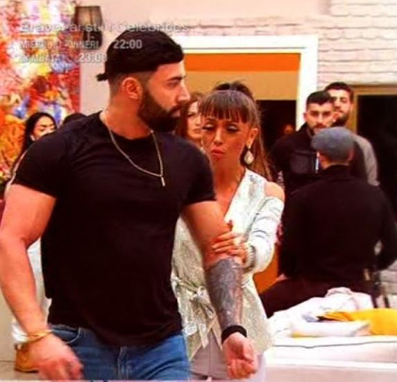 Scandal la “Puterea Dragostei”. Manuela și Roxana, la un pas de bătaie după ce s-au jignit reciproc. “Fată, tu…” De unde a pornit totul