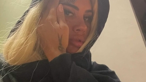 Bia Khalifa, aşa cum nu ai mai văzut-o! Cum arată concurenta de la ”Sunt celebru, scoate-mă de aici!” fără niciun strop de machiaj