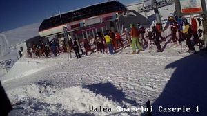 Pârtiile din Sinaia au fost luate cu asalt. Autoritățile, nevoite să adopte măsuri de urgență