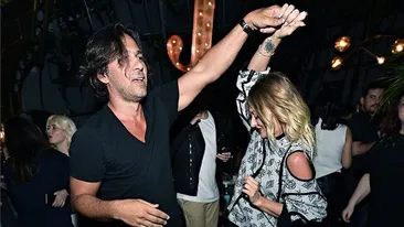 Delia a împlinit 36 de ani şi a dat mare petrecere! Ce cadou i-au adus Răzvan Simion şi Lidia Buble! Artista a scos telefonul şi a filmat