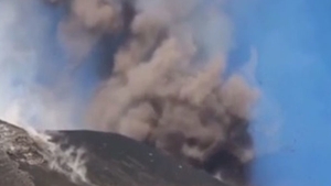 Imagini spectaculoase! Vulcanul Etna a ERUPT