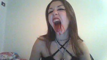 Doi iubiţi s-au sinucis în timpul unui ritual satanic! Autorităţile au fost şocate în au intrat în casă şi au văzut ce era în jurul cadavrelor care zăceau într-o baltă de sânge