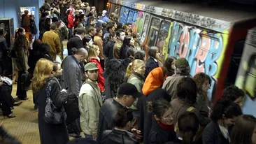 Tragedie in Duminica Infricosatei Judecati! Un barbat a murit, dupa ce a cazut sub metrou in statia Eroilor