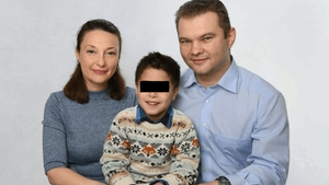 Românii care au adoptat un copil cu o malformație rară în Germania. Cât de greu le-a fost cu micuțul Ionuț