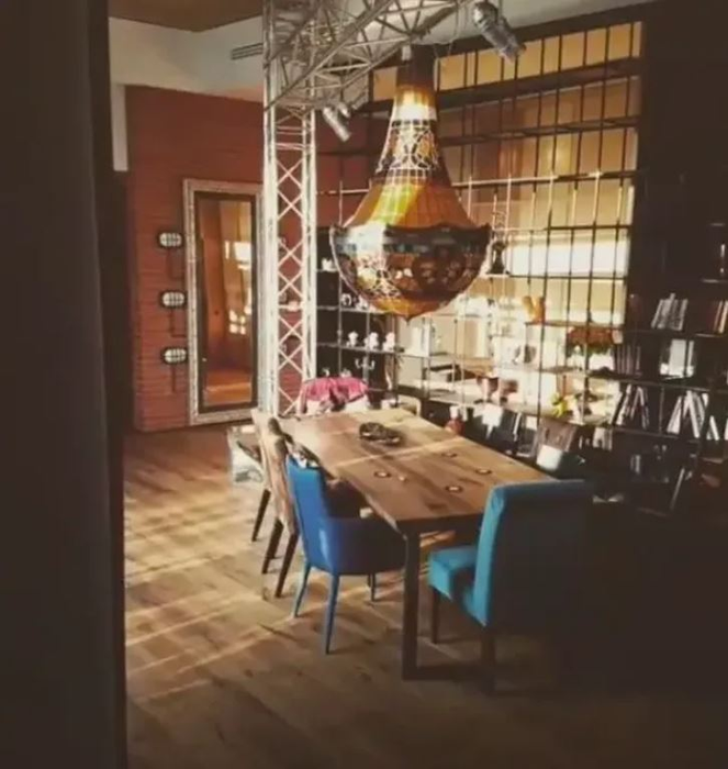 Cum arată penthouse-ul de 1,4 milioane de euro al Deliei Matache. Se întinde pe două etaje și are piscină proprie