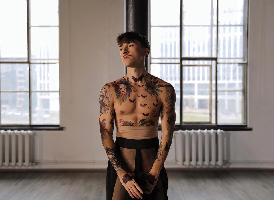 Emil Rengle, dans senzațional pe una dintre melodiile lui Florin Salam. Filmarea a devenit virală