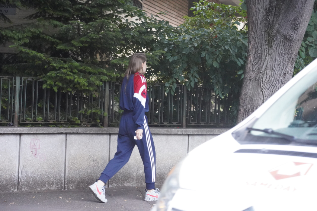 Iulia Albu, apariție surprinzătoare pe străzile din București (Foto: CANCAN.RO)