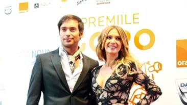 Superba intr-o rochie reusita. Vezi aici cu ce combinatie de materiale a dat lovitura Adela Popescu!