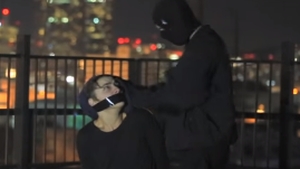 Revoltator! Si-a omorat prietenul pentru vizualizari pe YouTube. Farsa de prost gust care i-a suparat pe cei de la Anonymous