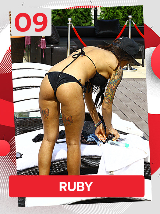 Incendiar când se dezbracă! Top 40 sexy-vedete care-și ascund tatuajele!