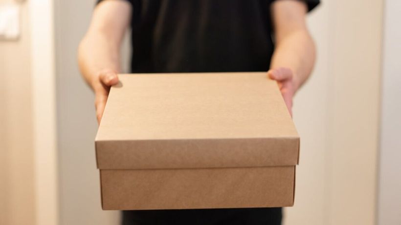 A comandat o monedă în valoare de 3.300 de euro, dar a avut parte de un șoc. Când a deschis coletul, să cadă din picioare!