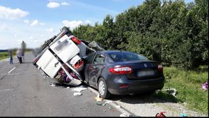 Un nou accident grav cu două autovehiule din România s-a produs în Ungaria. Zece persoane au ajuns la spital