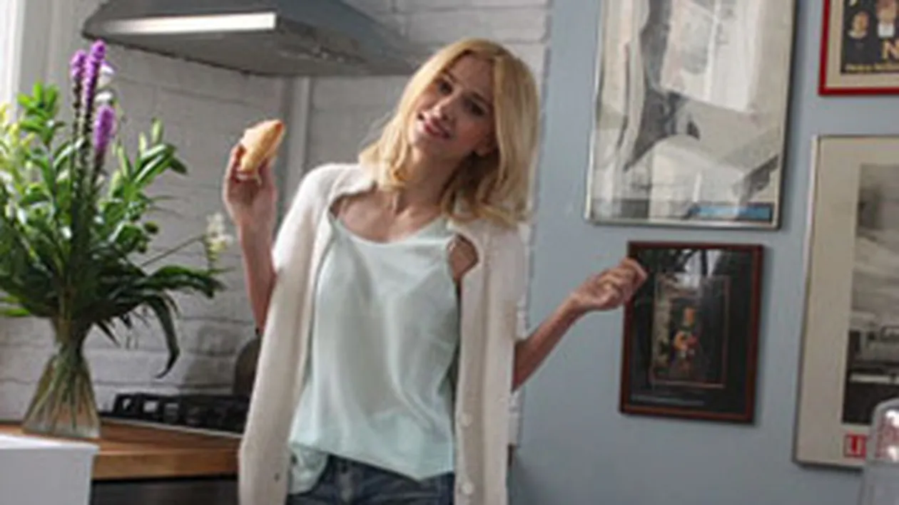 Dana Rogoz aniverseaza opt ani de relatie si isi duce iubitul la Valencia!