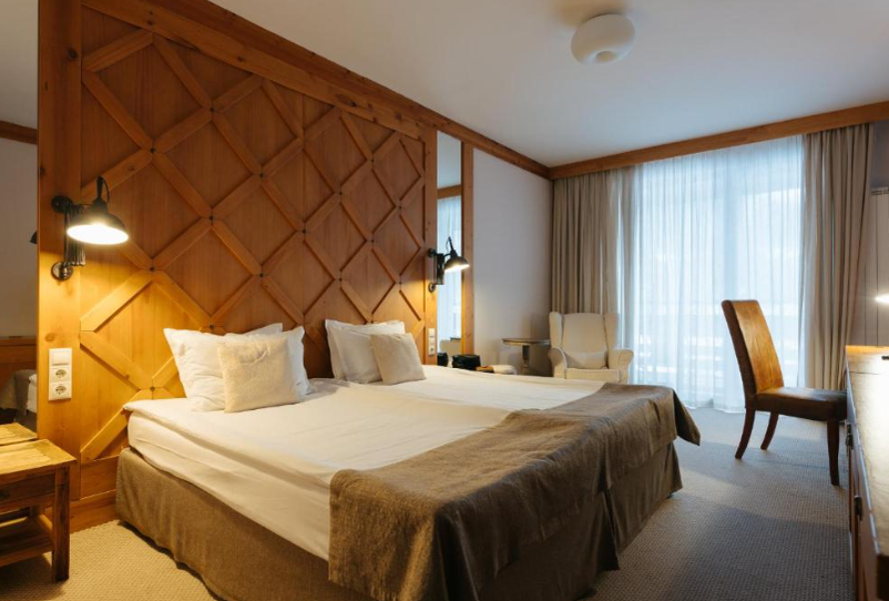 Hotelul Green Life Bansko 4* este situat la poalele muntelui Pirin/ sursă foto: Booking