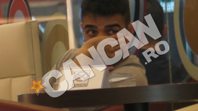 Rui Duarte pregateste in cafenea, de unul singur, derby-ul cu Dinamo! Vezi cat de ingandurat este rapidistul!