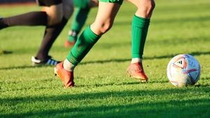 Tragedie pe terenul de fotbal. Un jucător de 24 de ani a murit lovit de un fulger, chiar în timpul partidei