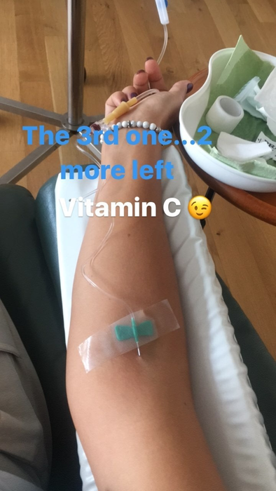 Emoţii pentru Antonia. Mama artistei, Denise Iacobescu, a ajuns la spital