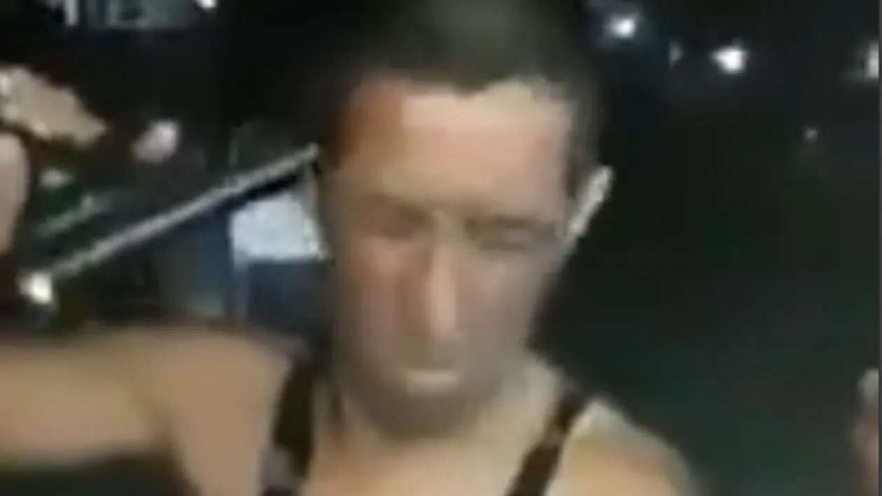 O sa ramai cu inima franta dupa ce o sa vezi video asta! Cum au putut niste huligani sa isi bata joc de un baiat cu DOWN