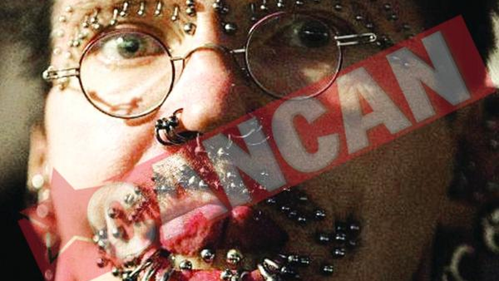 Omul cu 126 de piercinguri
