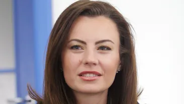 Carduri in portofel, miroase a Chanel, diamant pe inel! Cum este rasfatata vaduva milionarului Lazarov de noul iubit!