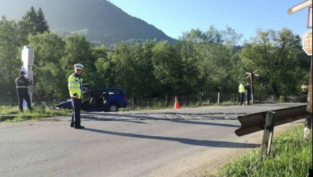 Imagini cutremurătoare! Cel mai cunoscut manelist din Bistriţa a murit într-un teribil accident rutier!