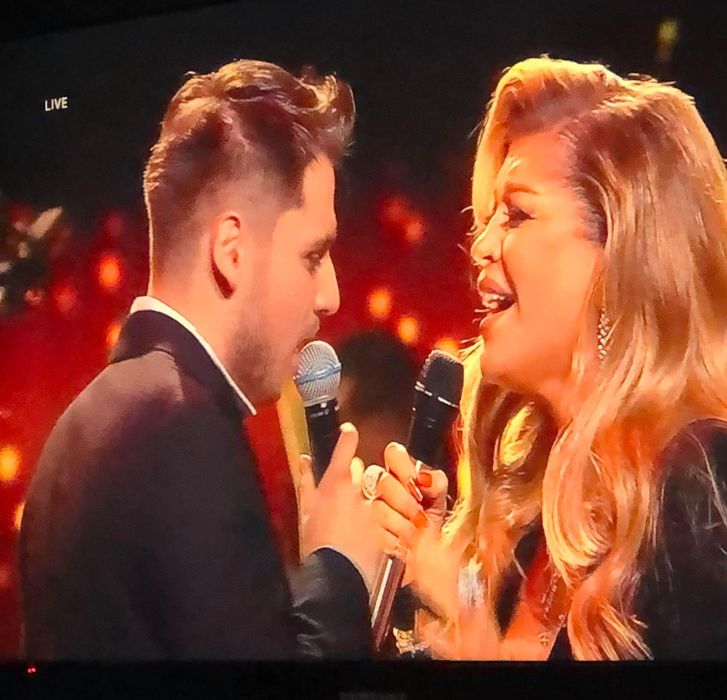 Loredana Groza și nepotul lui Florin Salam, în tandrețuri pe scena X Factor. S-au comportat ca doi îndrăgostiți