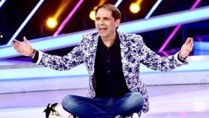 DAN NEGRU a postat o imagine care i-a pus pe mulţi pe gânduri. Ce apare în spatele prezentatorului TV