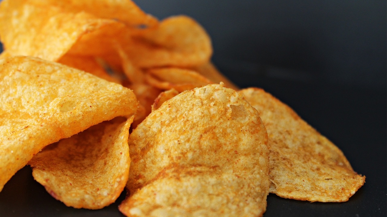 Alertă alimentară! Autoritățile au retras de pe piață chipsuri cu acrilamidă