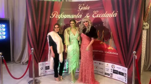 Anamaria Prodan a purtat o rochie extrem de elegantă, dar transparentă! Gafa făcută de soția lui Reghe când a primit un premiu important în cariera ei