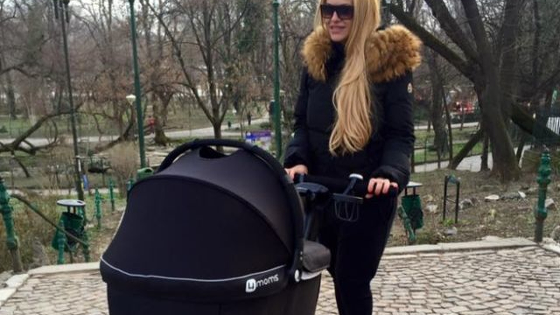 PRIMELE IMAGINI de la botezul fiicei ANDEI ADAM! Cum arată vedeta şi micuţa EVELIN 