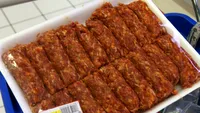 Mititei cu aromă de carne în supermarketurile din România. Ce conțin, de fapt + reacția Asociației pentru Protecția Consumatorilor