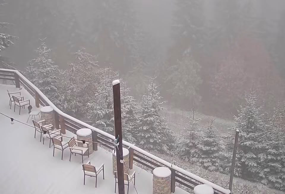 Prima ninsoare de la Poiana Brașov/ sursă foto: Facebook @Predeal