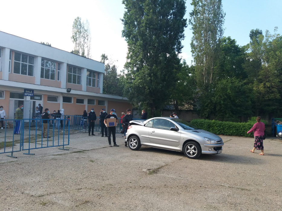 Cei mai mulți au venit cu mașina