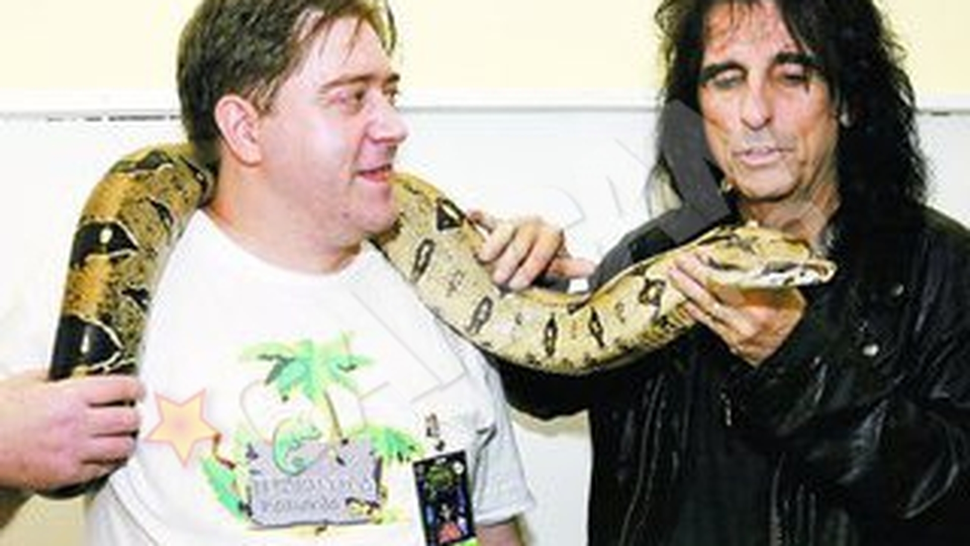 Alice Cooper s-a indragostit de Hug