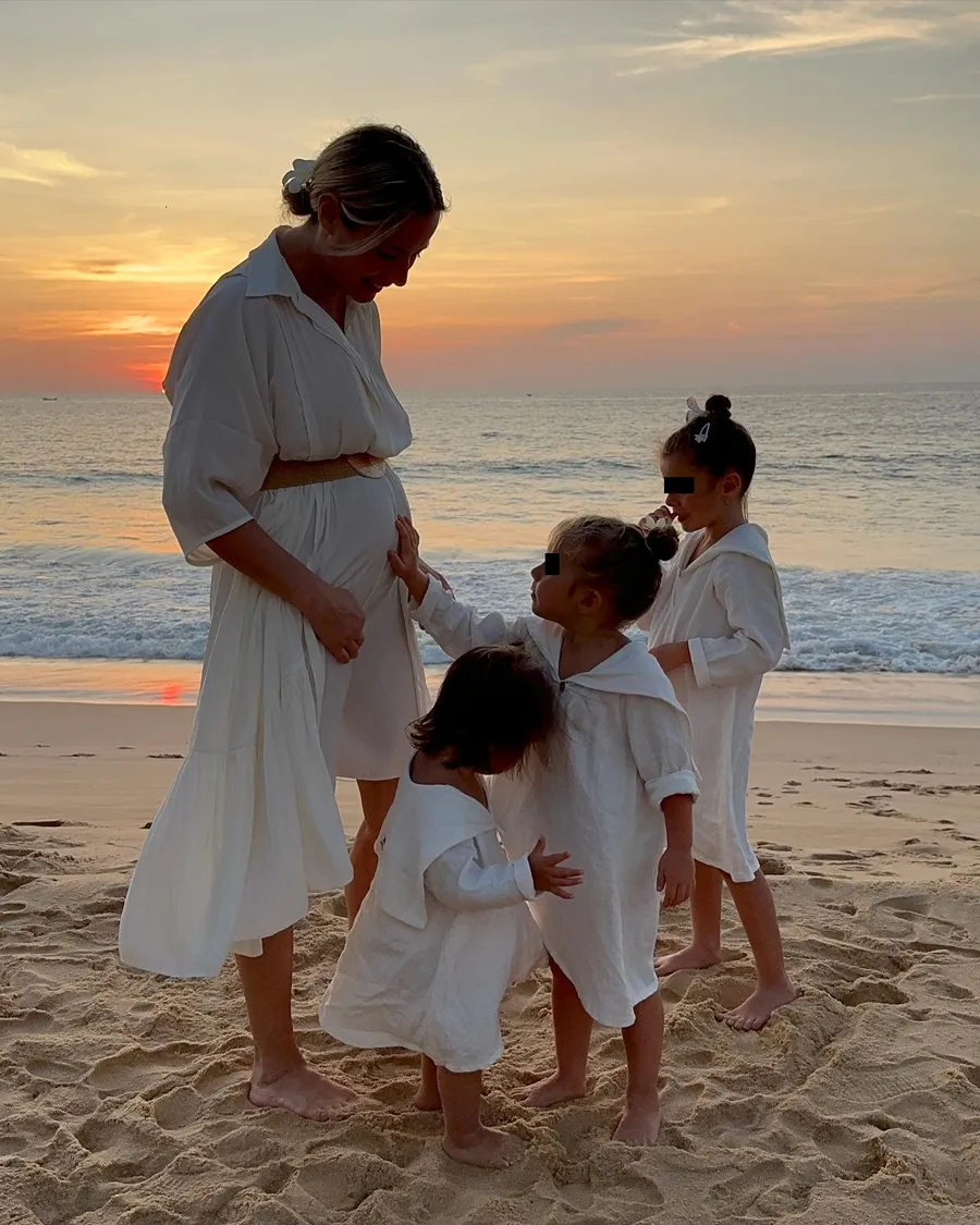 laura cosoi fetite insarcinata