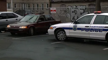 Trei tineri din Oneşti, răniţi într-un accident după ce s-au răsturnat cu maşina din cauza vitezei