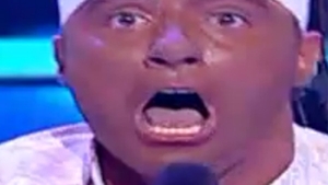 Super tare! Pepe nu are limite şi a făcut show total! Cântăreţul s-a făcut negru şi a luat accent de jamaican!