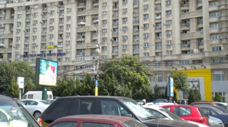 Un apartament de vanzare in fiecare bloc