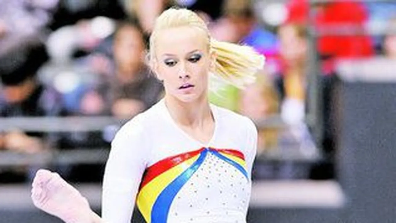 Dupa o relatie de doi ani cu Silvia Stroescu, fiul Marianei Bitang isi incearca norocul la Sandra Izbasa