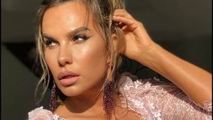 Anna Lesko, pictorial după pictorial! Și-a arătat sânul, apoi a oferit imaginea zilei