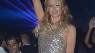 Paris Hilton a incins atmosfera la Cannes