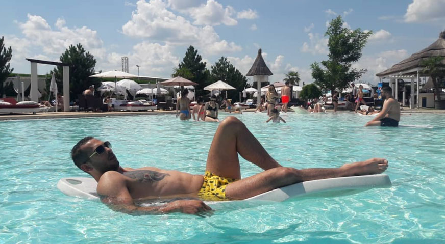 Andrew Tate este un milionar englez