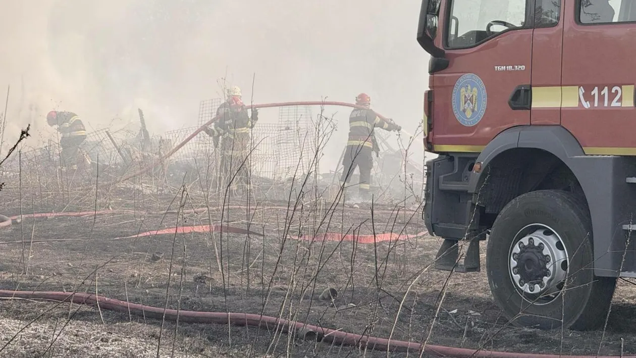 Incendiu puternic în București! A fost emis mesaj RO-ALERT