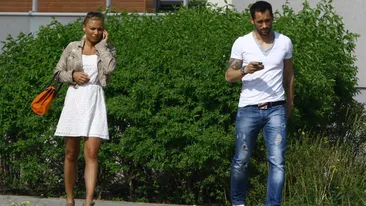 Rapidistii intra in clubul select al fotbalistilor. Emil Dica, prins in ofsaid cu o blonda focoasa