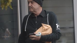 Gigi Becali a pierdut sume uriașe de bani la ruletă! Un prieten îl dă în vileag pe milionar: “S-a împrumutat de la mine”