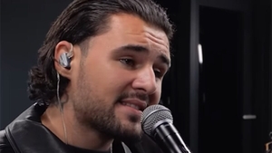 Cum a reacționat Mario Fresh după ce a fost înjurat ca la ușa cortului de un fan 